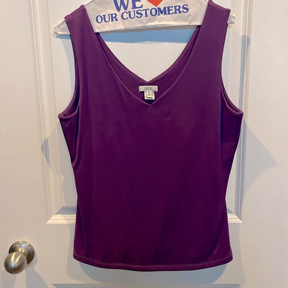 Women’s sleeveless top